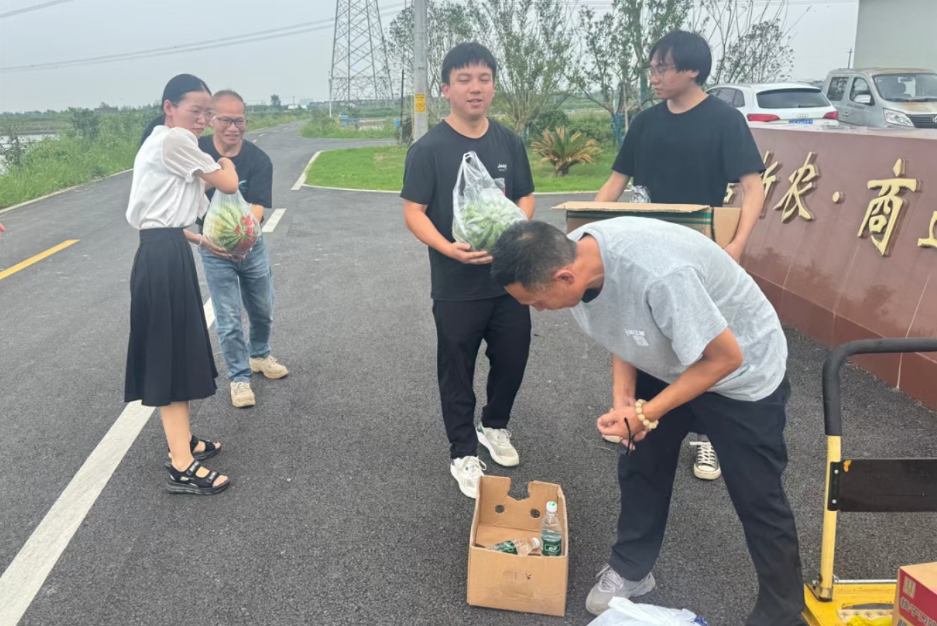 烈日如火，初心如磐 —— 商達(dá)公用深入一線開展“送清涼”關(guān)懷行動(dòng)